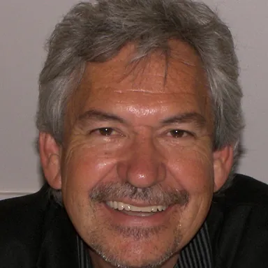 Benjamin Alire Sáenz