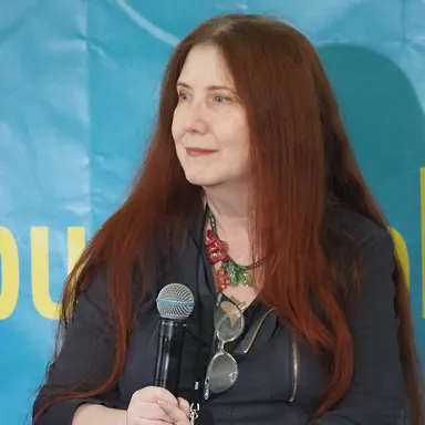 Jenn Lyons