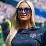 Paris Hilton - BDeBooks