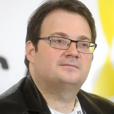 Brandon Sanderson