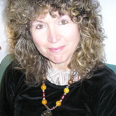 Caroline Lawrence