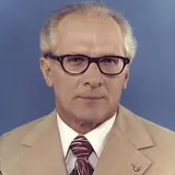 Erich Honecker - BDeBooks
