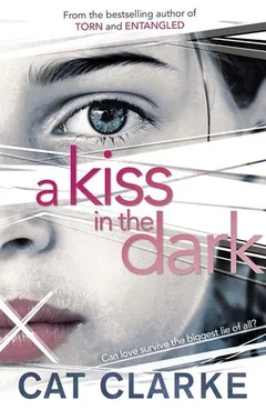 A Kiss in the Dark by Cat Clarke, book cover