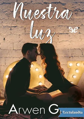 Nuestra luz de Arwen Grey, portada del libro