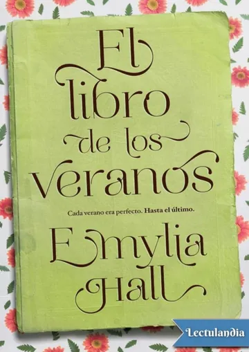 El libro de los veranos de Emylia Hall, portada del libro